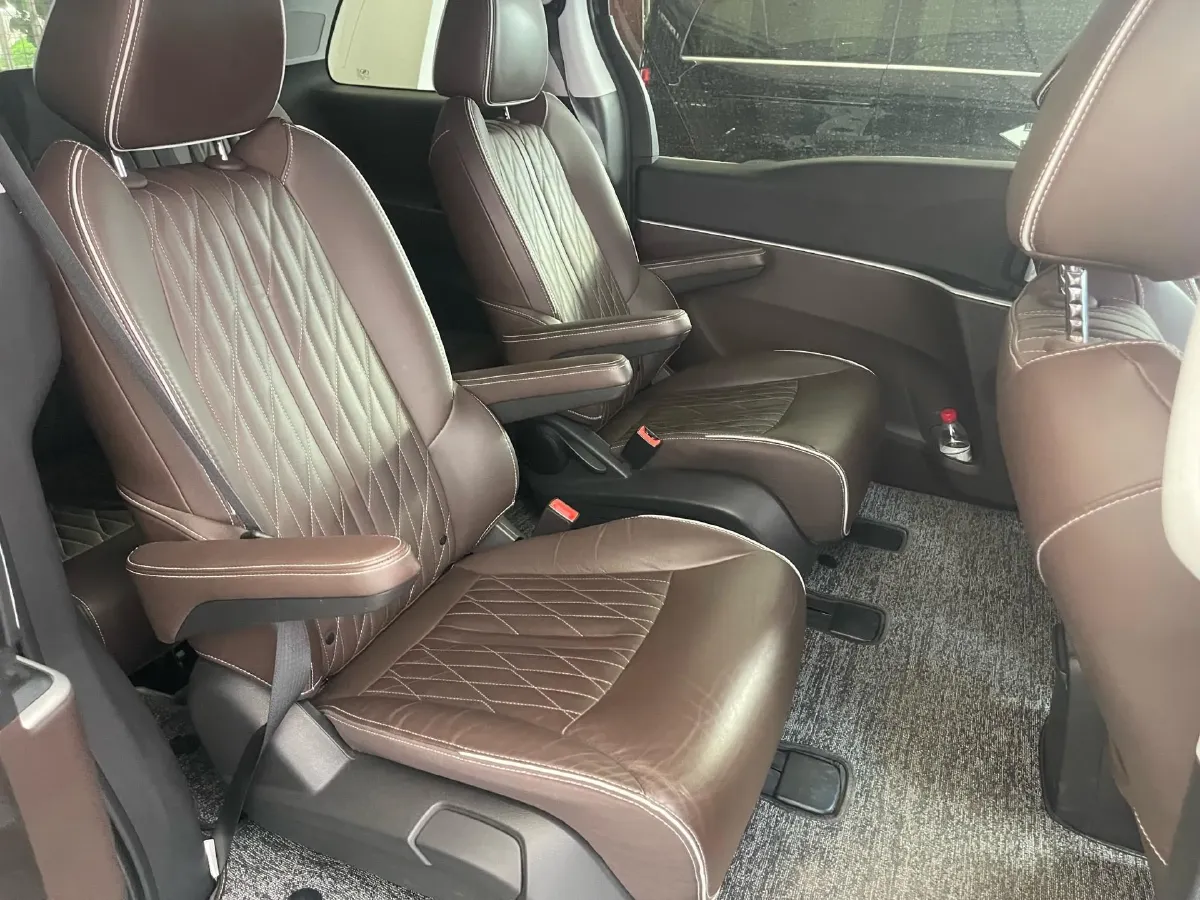 2022 Buick GL8 2.0T 237HP L4 9AT,autocango,china used car exporter,china ev exporter,chinese used car exporter,chinese used ev exporter