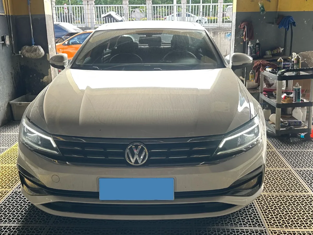 2021 Volkswagen T-Roc 1.4T 150HP L4 7DCT,autocango,china used car exporter,china ev exporter,chinese used car exporter,chinese used ev exporter