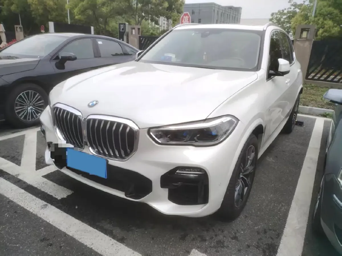 2021 BMW X5 3.0T 340HP L6 8AT,autocango,china used car exporter,china ev exporter,chinese used car exporter,chinese used ev exporter