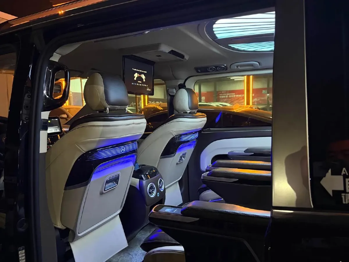 2021 Mercedes-Benz Vito 2.0T 211HP L4 9AT,autocango,china used car exporter,china ev exporter,chinese used car exporter,chinese used ev exporter
