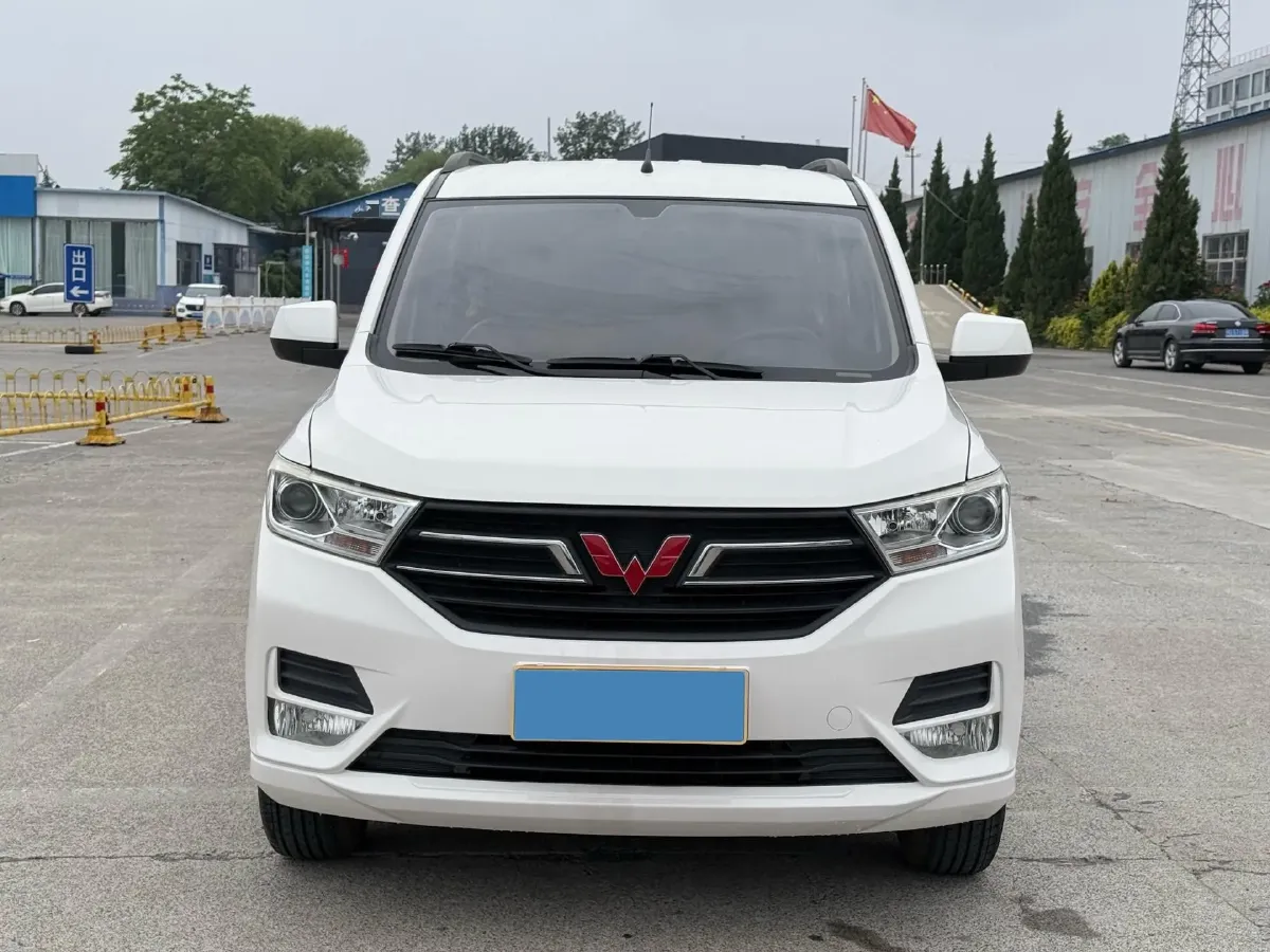 2019 WuLing HongGuang 1.5L 99HP L4 6MT,autocango,china used car exporter,china ev exporter,chinese used car exporter,chinese used ev exporter