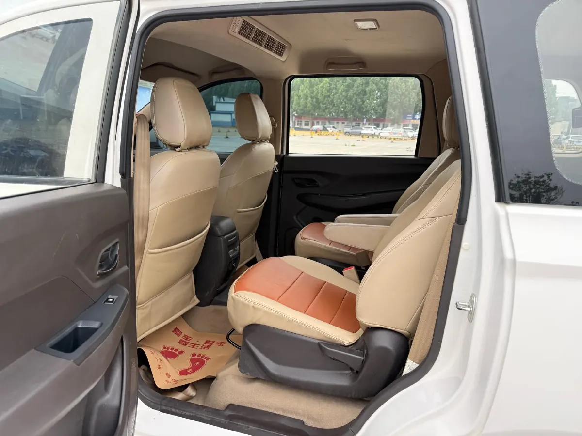 2019 WuLing HongGuang 1.5L 99HP L4 6MT,autocango,china used car exporter,china ev exporter,chinese used car exporter,chinese used ev exporter