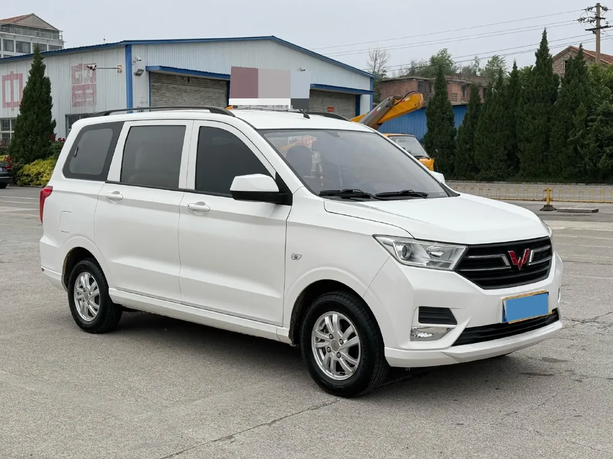 2019 WuLing HongGuang 1.5L 99HP L4 6MT,autocango,china used car exporter,china ev exporter,chinese used car exporter,chinese used ev exporter