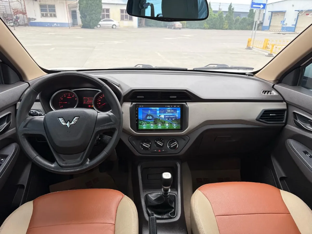 2019 WuLing HongGuang 1.5L 99HP L4 6MT,autocango,china used car exporter,china ev exporter,chinese used car exporter,chinese used ev exporter