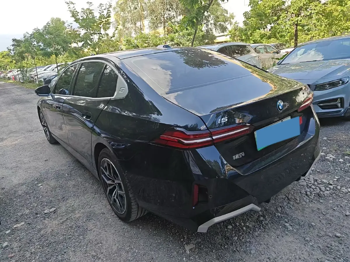 2025 BMW i5 BEV 96.96KWH,autocango,china used car exporter,china ev exporter,chinese used car exporter,chinese used ev exporter