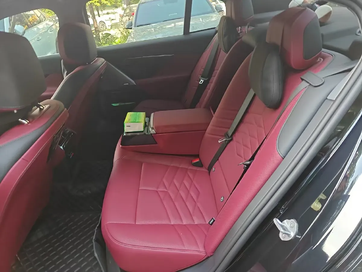 2025 BMW i5 BEV 96.96KWH,autocango,china used car exporter,china ev exporter,chinese used car exporter,chinese used ev exporter