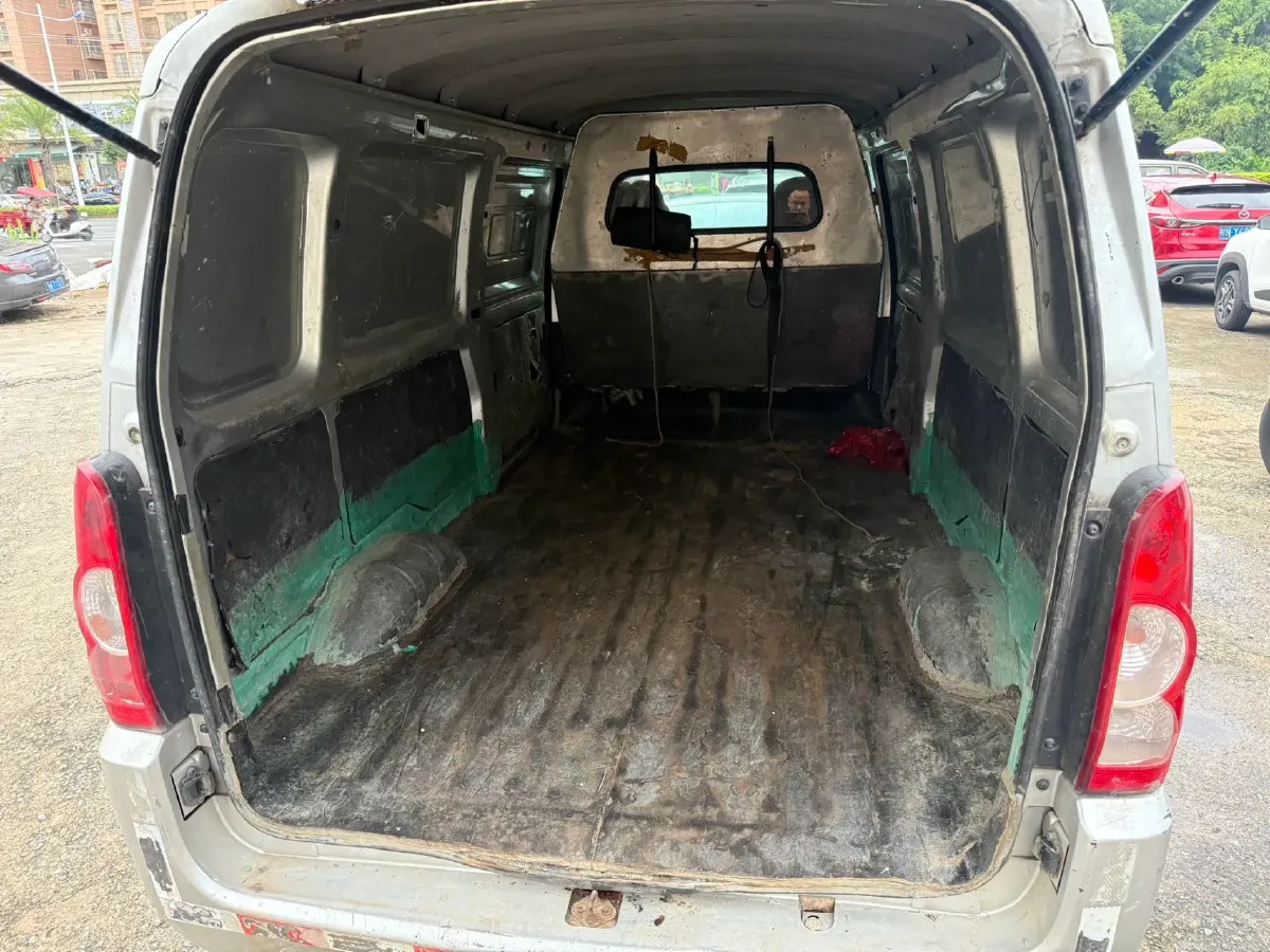 2021 WuLing RongGuang 1.5L 99HP L4 5MT,autocango,china used car exporter,china ev exporter,chinese used car exporter,chinese used ev exporter