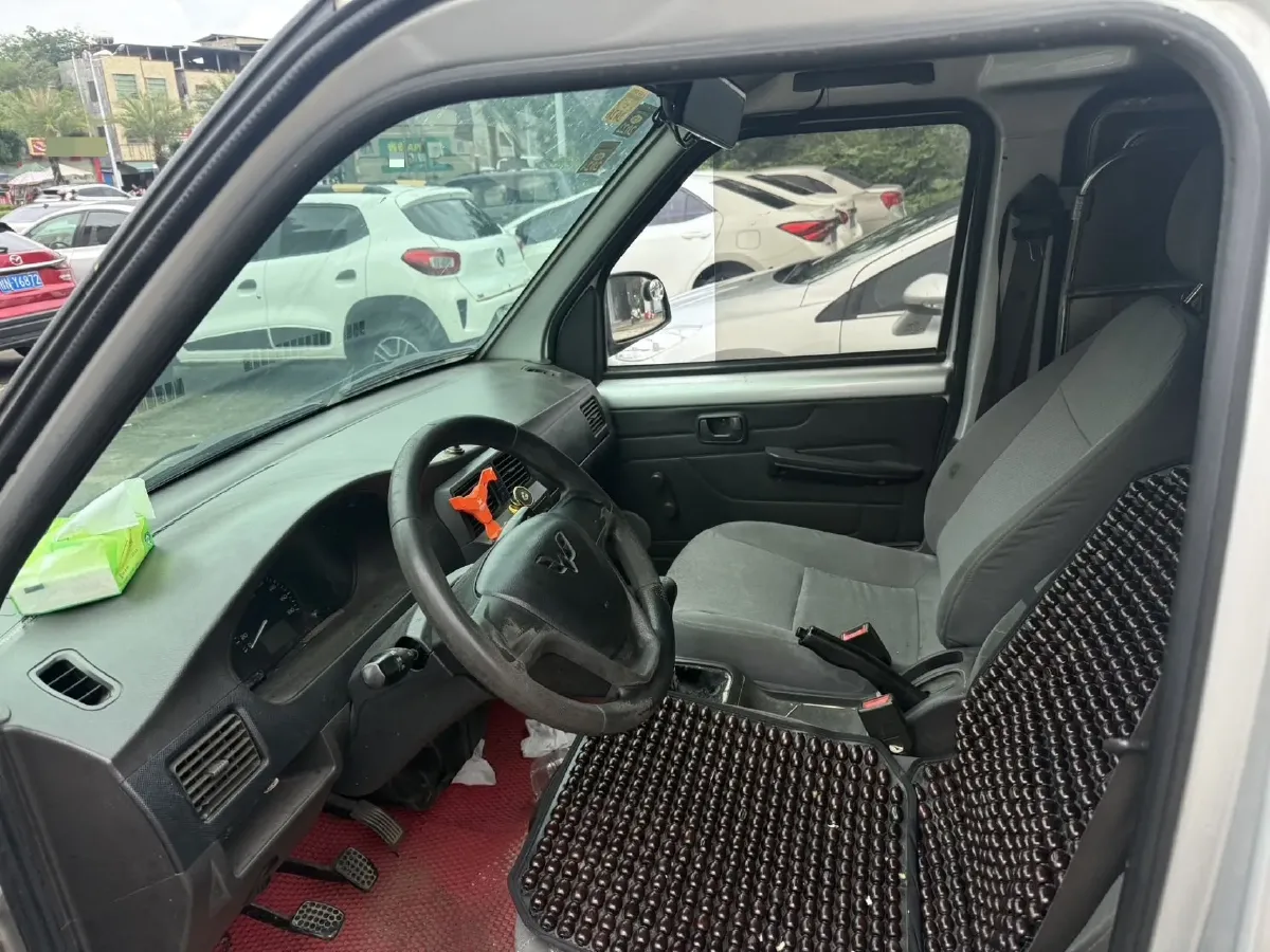 2021 WuLing RongGuang 1.5L 99HP L4 5MT,autocango,china used car exporter,china ev exporter,chinese used car exporter,chinese used ev exporter
