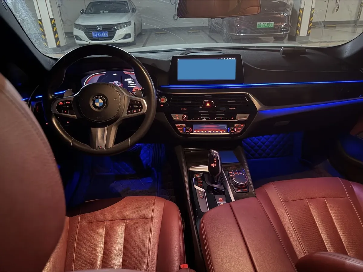 2020 BMW 5 Series 2.0T 252HP L4 8AT,autocango,china used car exporter,china ev exporter,chinese used car exporter,chinese used ev exporter