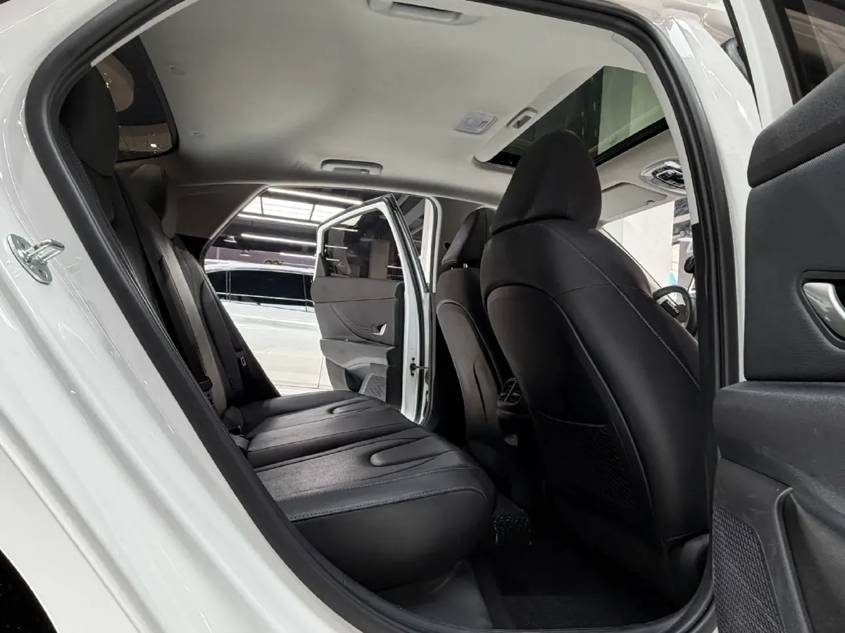 2022 Hyundai Elantra 1.5L 115HP L4 CVT,autocango,china used car exporter,china ev exporter,chinese used car exporter,chinese used ev exporter