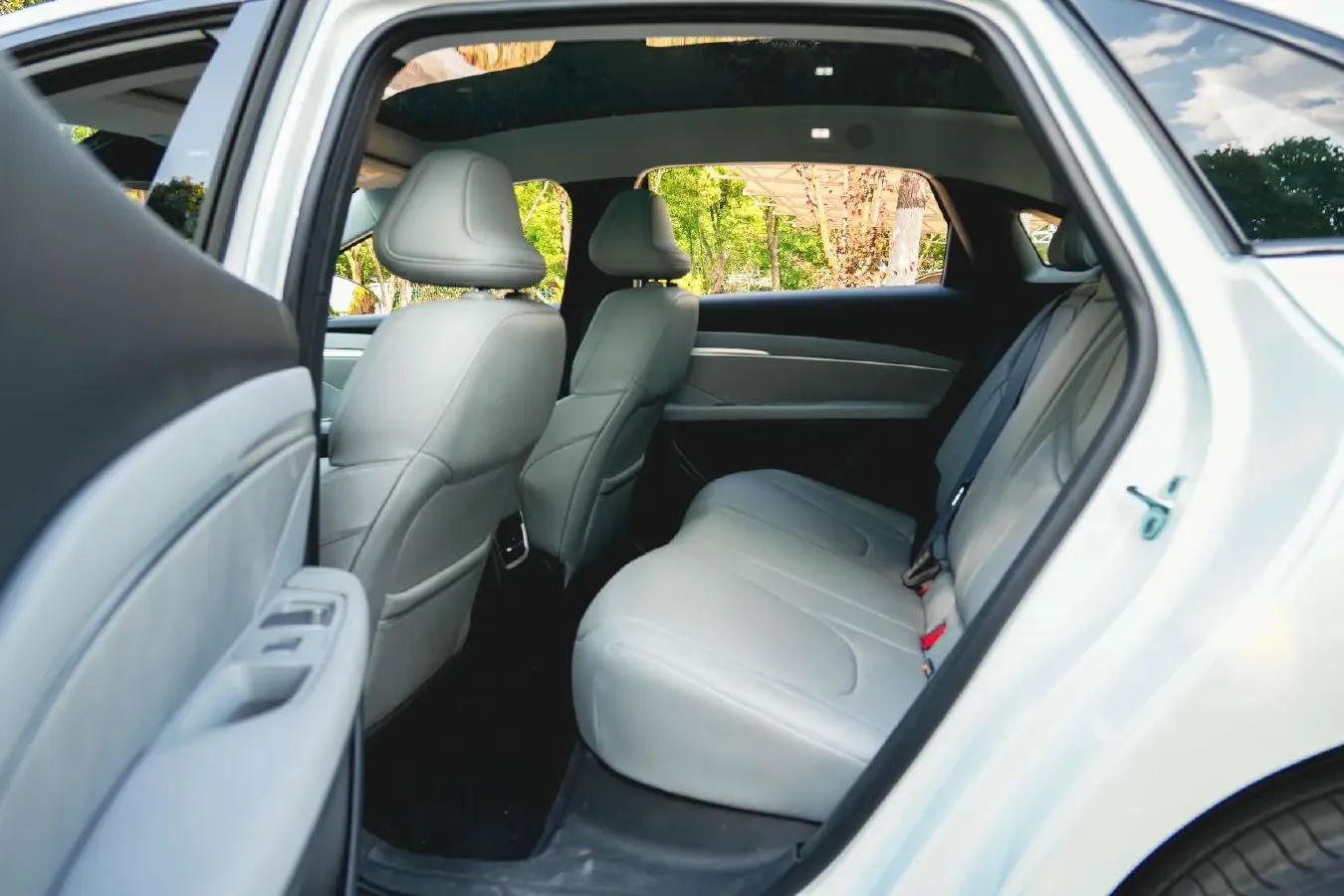 2025 Xpeng MONA M03 BEV,autocango,china used car exporter,china ev exporter,chinese used car exporter,chinese used ev exporter