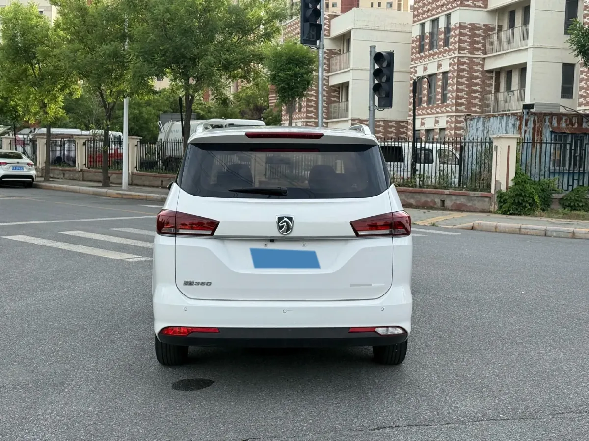2018 BaoJun 360 1.5L 112HP L4 6MT,autocango,china used car exporter,china ev exporter,chinese used car exporter,chinese used ev exporter