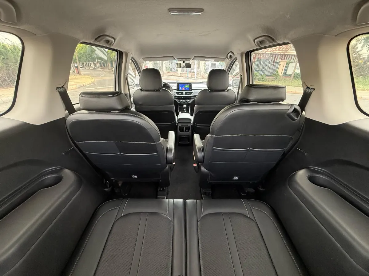 2018 BaoJun 360 1.5L 112HP L4 6MT,autocango,china used car exporter,china ev exporter,chinese used car exporter,chinese used ev exporter