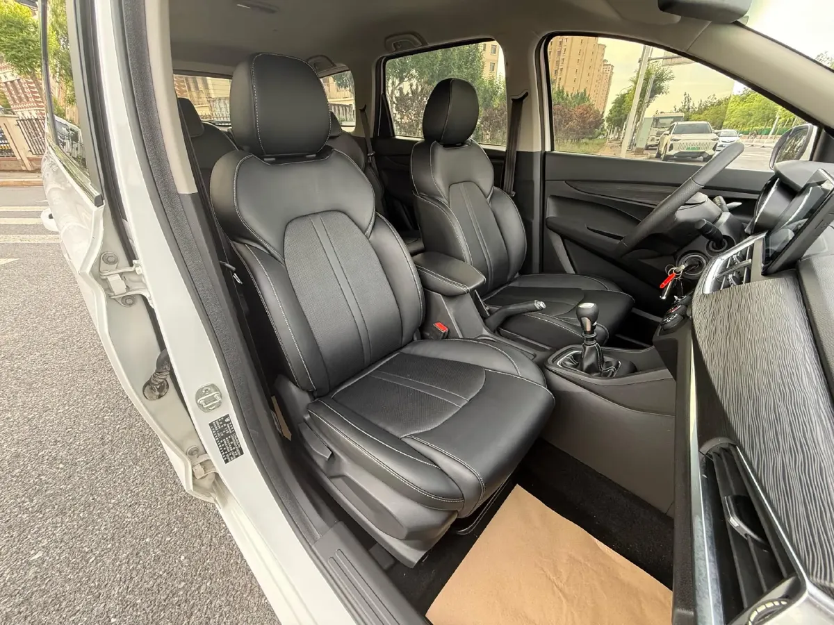 2018 BaoJun 360 1.5L 112HP L4 6MT,autocango,china used car exporter,china ev exporter,chinese used car exporter,chinese used ev exporter