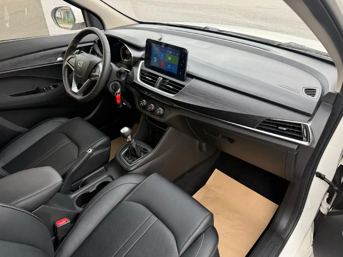2018 BaoJun 360 1.5L 112HP L4 6MT,autocango,china used car exporter,china ev exporter,chinese used car exporter,chinese used ev exporter