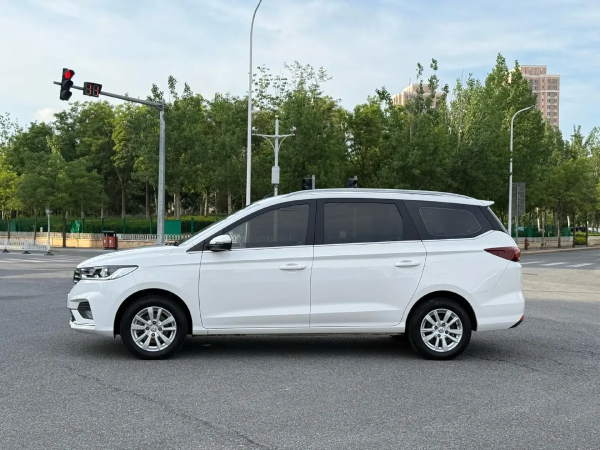 2018 BaoJun 360 1.5L 112HP L4 6MT,autocango,china used car exporter,china ev exporter,chinese used car exporter,chinese used ev exporter