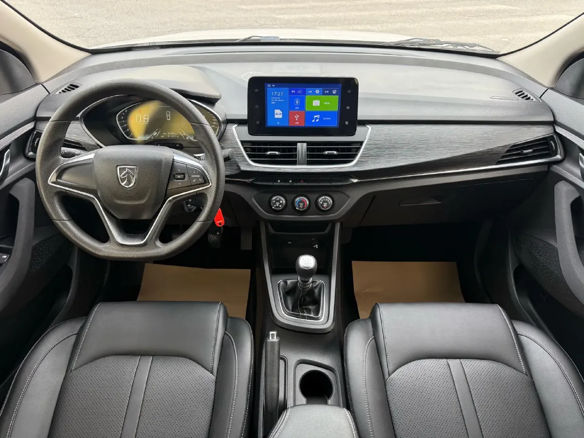 2018 BaoJun 360 1.5L 112HP L4 6MT,autocango,china used car exporter,china ev exporter,chinese used car exporter,chinese used ev exporter