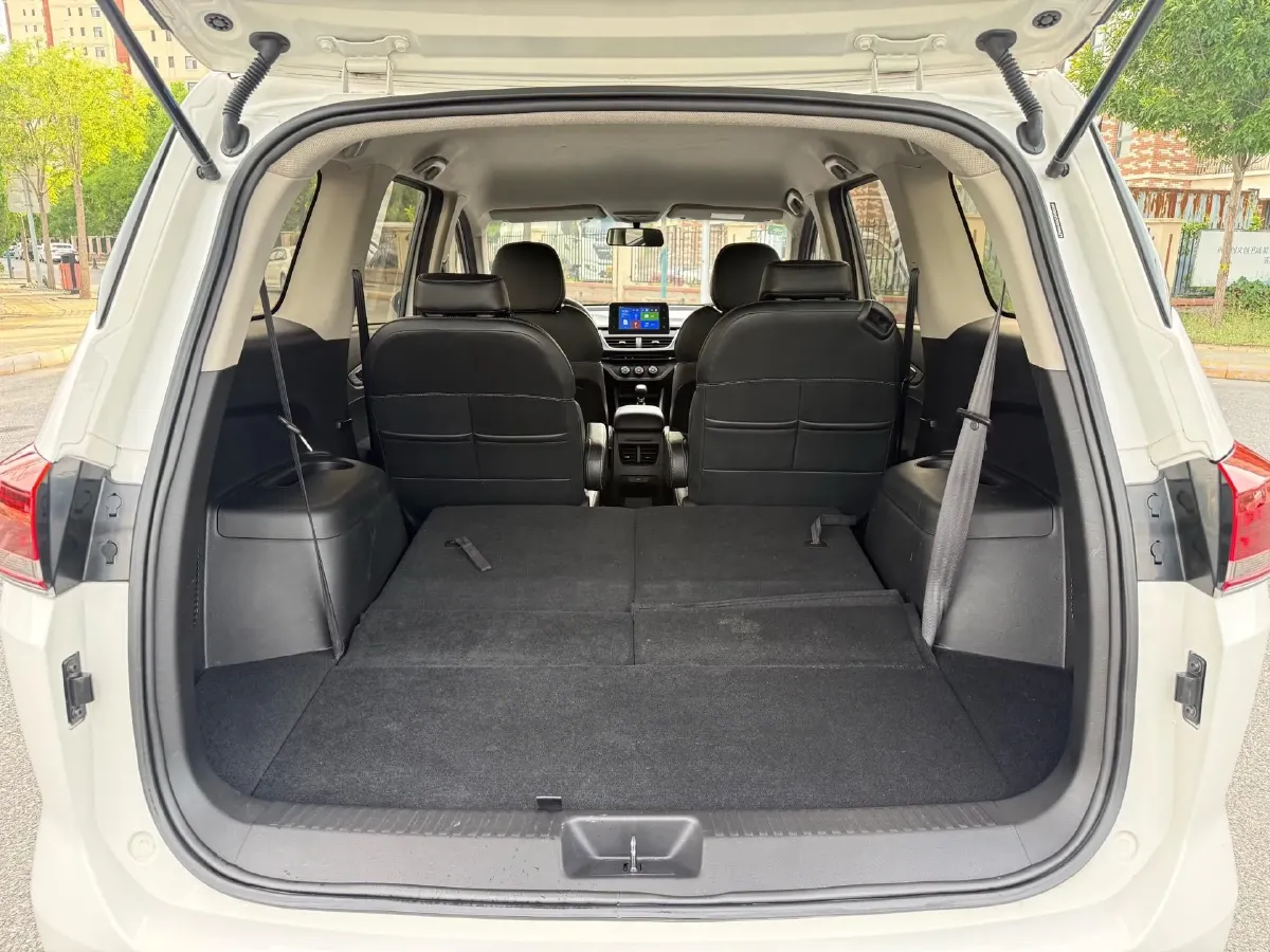 2018 BaoJun 360 1.5L 112HP L4 6MT,autocango,china used car exporter,china ev exporter,chinese used car exporter,chinese used ev exporter