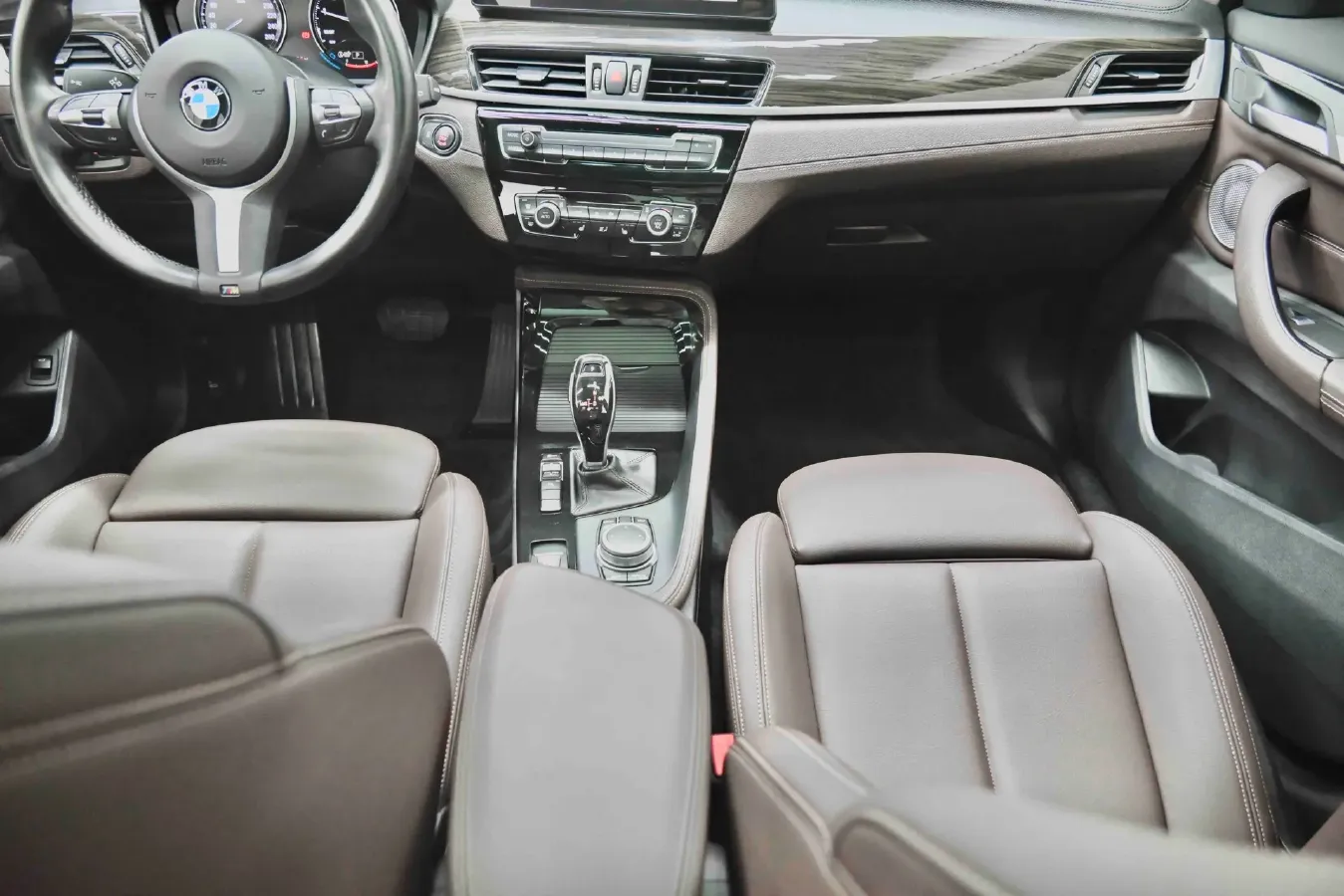 2022 BMW X1 2.0T 192HP L4 8AT,autocango,china used car exporter,china ev exporter,chinese used car exporter,chinese used ev exporter