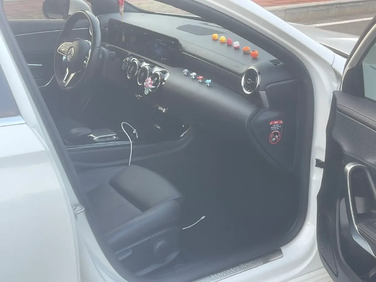 2021 Mercedes-Benz A Class 1.3T 136HP L4 7DCT,autocango,china used car exporter,china ev exporter,chinese used car exporter,chinese used ev exporter
