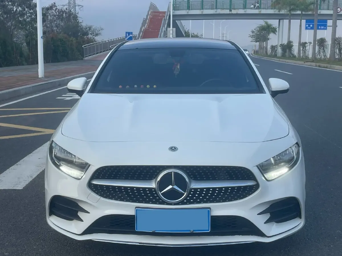 2021 Mercedes-Benz A Class 1.3T 136HP L4 7DCT,autocango,china used car exporter,china ev exporter,chinese used car exporter,chinese used ev exporter