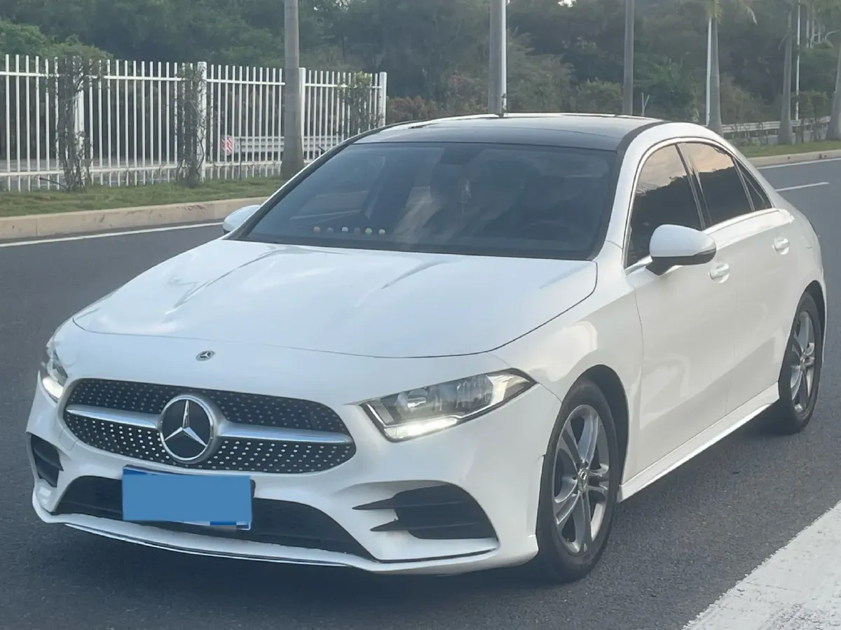 2021 Mercedes-Benz A Class 1.3T 136HP L4 7DCT,autocango,china used car exporter,china ev exporter,chinese used car exporter,chinese used ev exporter