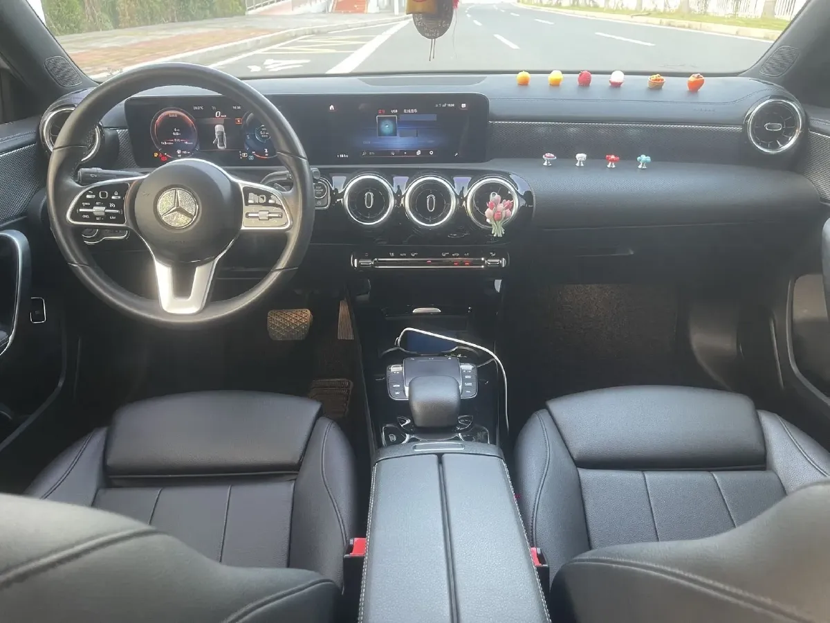 2021 Mercedes-Benz A Class 1.3T 136HP L4 7DCT,autocango,china used car exporter,china ev exporter,chinese used car exporter,chinese used ev exporter