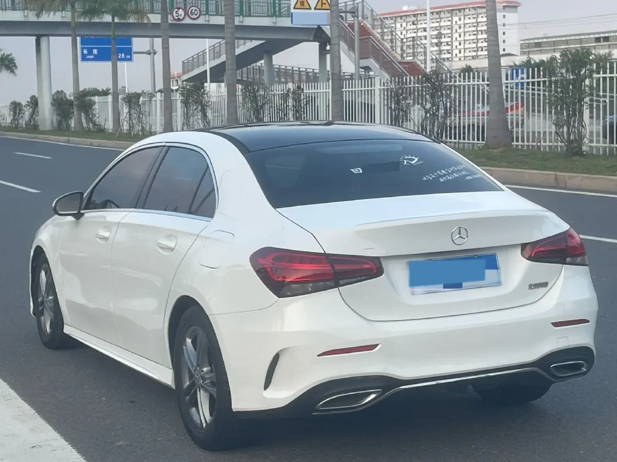 2021 Mercedes-Benz A Class 1.3T 136HP L4 7DCT,autocango,china used car exporter,china ev exporter,chinese used car exporter,chinese used ev exporter