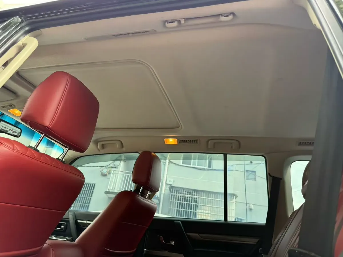 2019 Mitsubishi Pajero 3.0L 174HP V6 5AT,autocango,china used car exporter,china ev exporter,chinese used car exporter,chinese used ev exporter