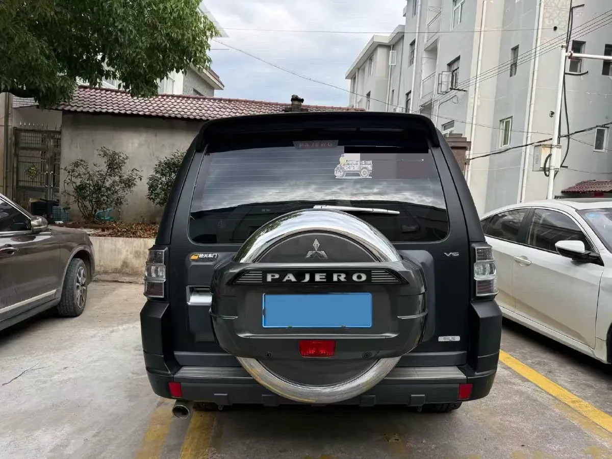 2019 Mitsubishi Pajero 3.0L 174HP V6 5AT,autocango,china used car exporter,china ev exporter,chinese used car exporter,chinese used ev exporter