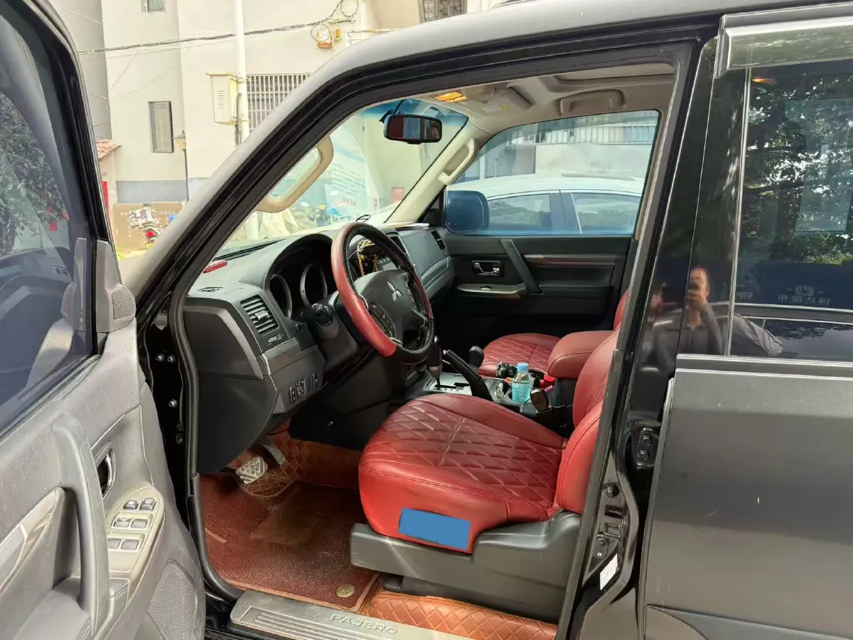 2019 Mitsubishi Pajero 3.0L 174HP V6 5AT,autocango,china used car exporter,china ev exporter,chinese used car exporter,chinese used ev exporter