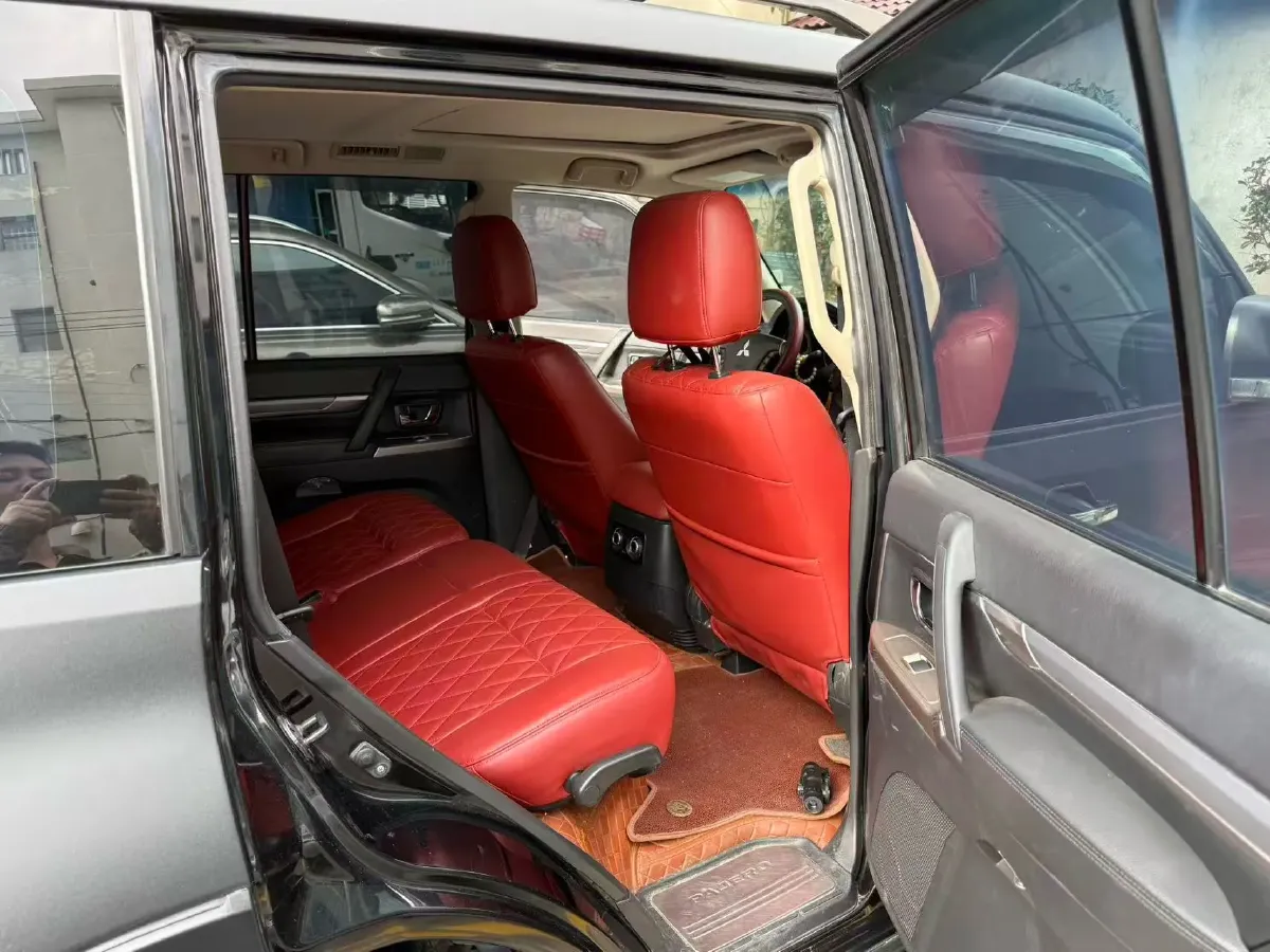 2019 Mitsubishi Pajero 3.0L 174HP V6 5AT,autocango,china used car exporter,china ev exporter,chinese used car exporter,chinese used ev exporter
