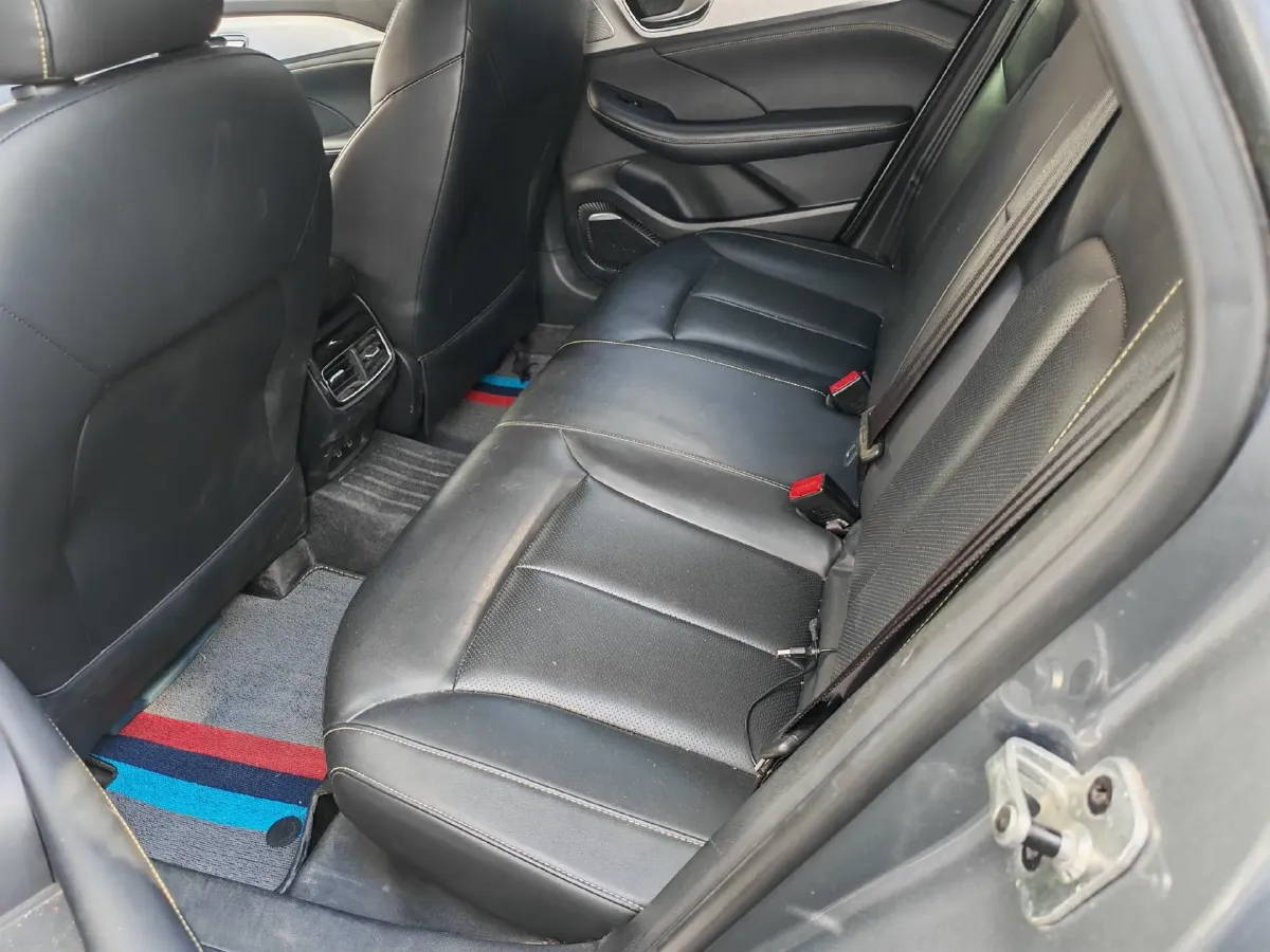 2020 Roewe i6 MAX 1.5T 169HP L4 AMT PHEV,autocango,china used car exporter,china ev exporter,chinese used car exporter,chinese used ev exporter