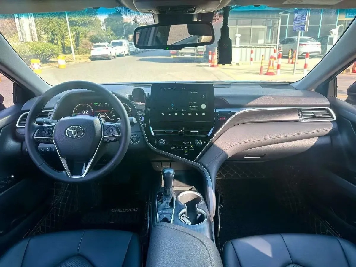 2021 Toyota Camry 2.5L 209HP L4 8AT,autocango,china used car exporter,china ev exporter,chinese used car exporter,chinese used ev exporter