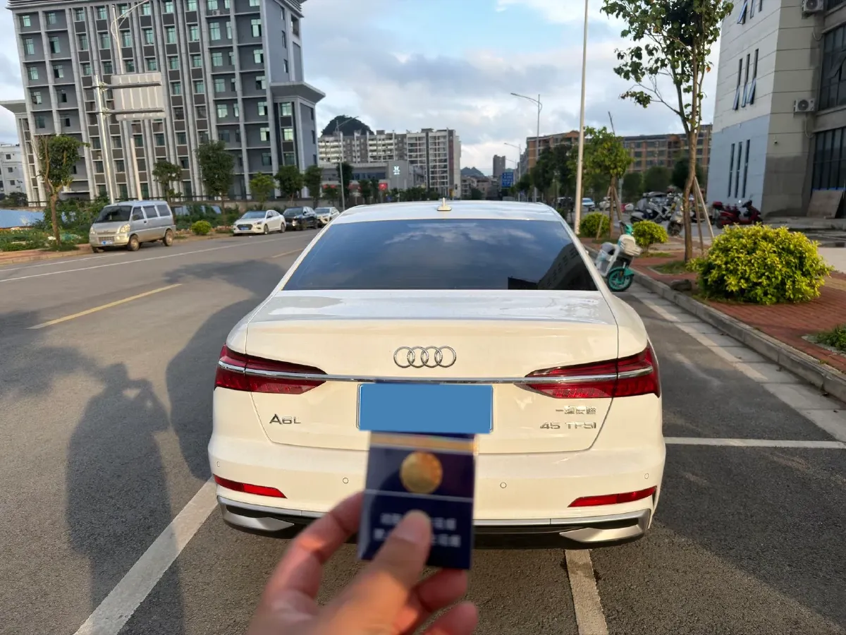2022 Audi A6L 2.0T 190HP L4 7DCT,autocango,china used car exporter,china ev exporter,chinese used car exporter,chinese used ev exporter