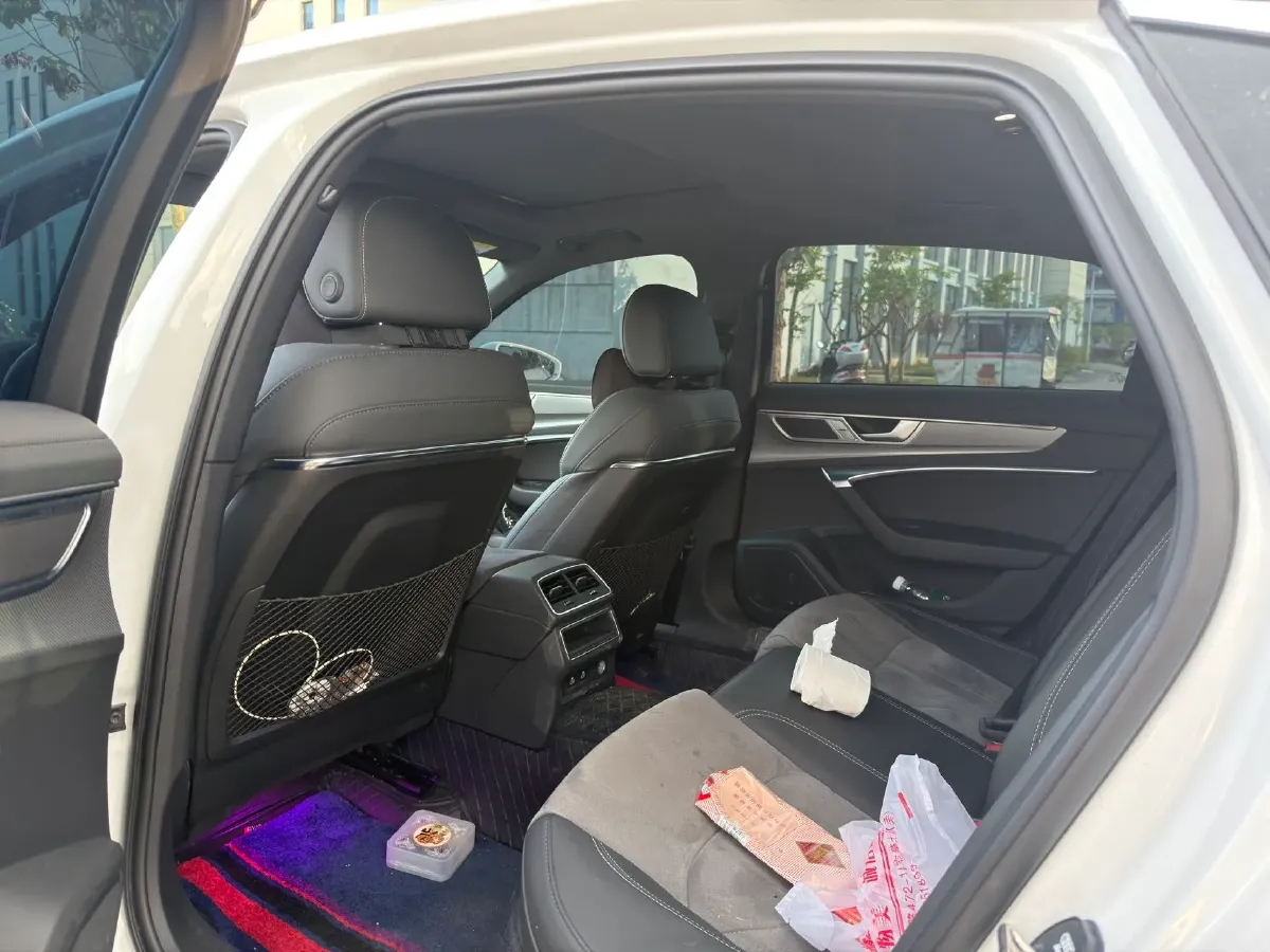 2022 Audi A6L 2.0T 190HP L4 7DCT,autocango,china used car exporter,china ev exporter,chinese used car exporter,chinese used ev exporter