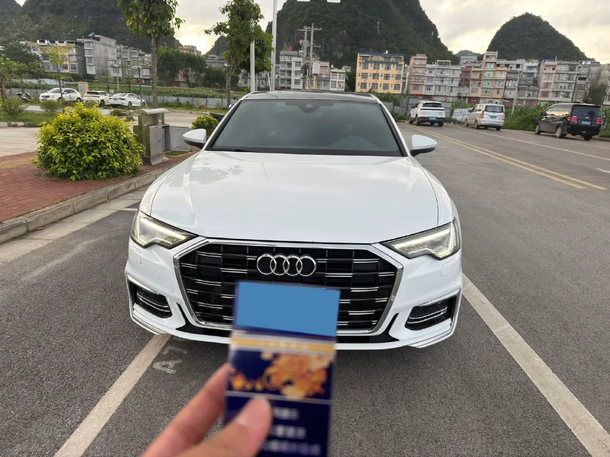 2022 Audi A6L 2.0T 190HP L4 7DCT,autocango,china used car exporter,china ev exporter,chinese used car exporter,chinese used ev exporter