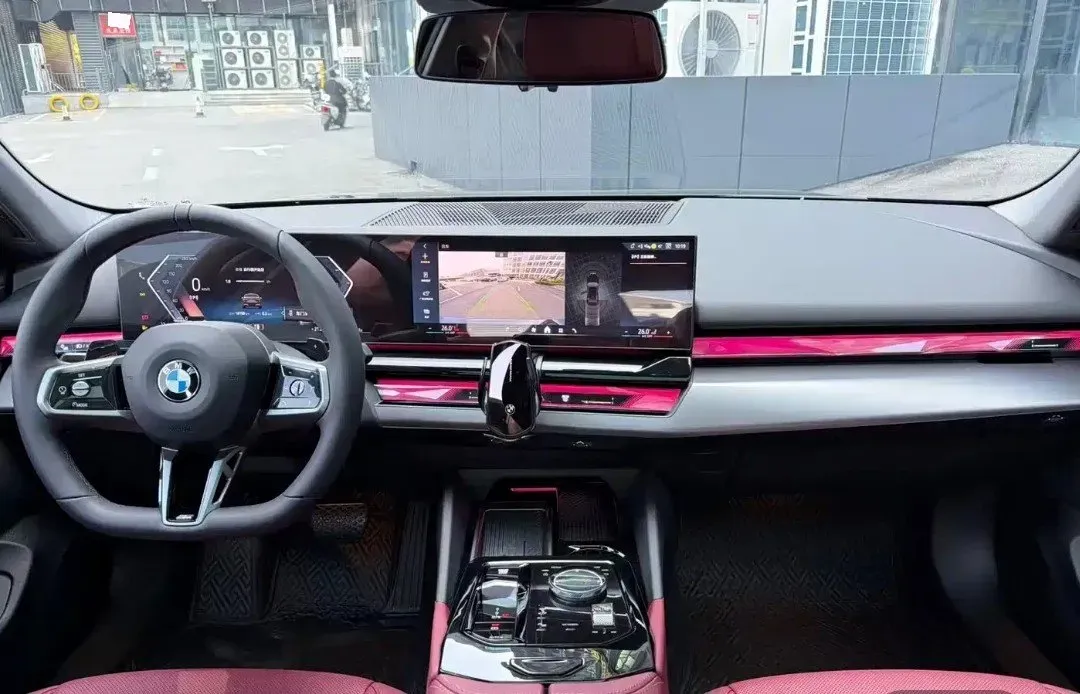 2024 BMW 5 Series 2.0T 190HP L4 8AT,autocango,china used car exporter,china ev exporter,chinese used car exporter,chinese used ev exporter