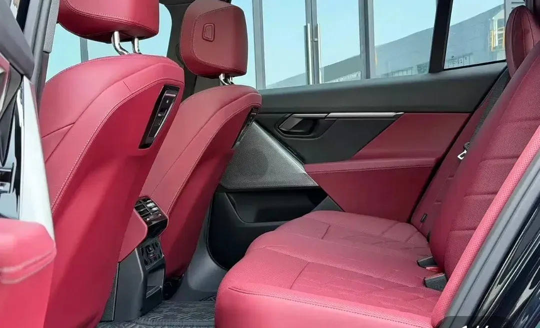 2024 BMW 5 Series 2.0T 190HP L4 8AT,autocango,china used car exporter,china ev exporter,chinese used car exporter,chinese used ev exporter