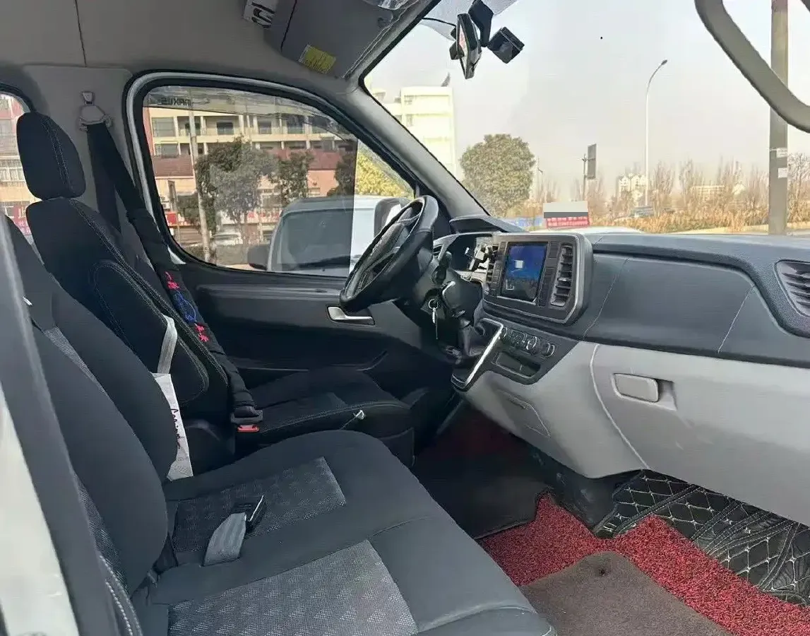 2024 MAXUS XinTu V80 2.0T 147HP L4 6MT,autocango,china used car exporter,china ev exporter,chinese used car exporter,chinese used ev exporter
