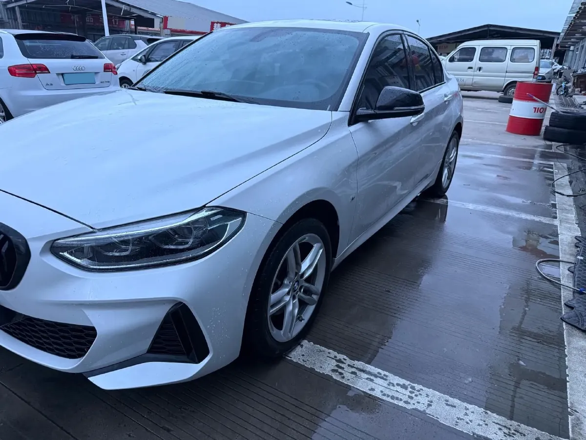 2022 BMW 1 Series 1.5T 140HP L3 7DCT,autocango,china used car exporter,china ev exporter,chinese used car exporter,chinese used ev exporter
