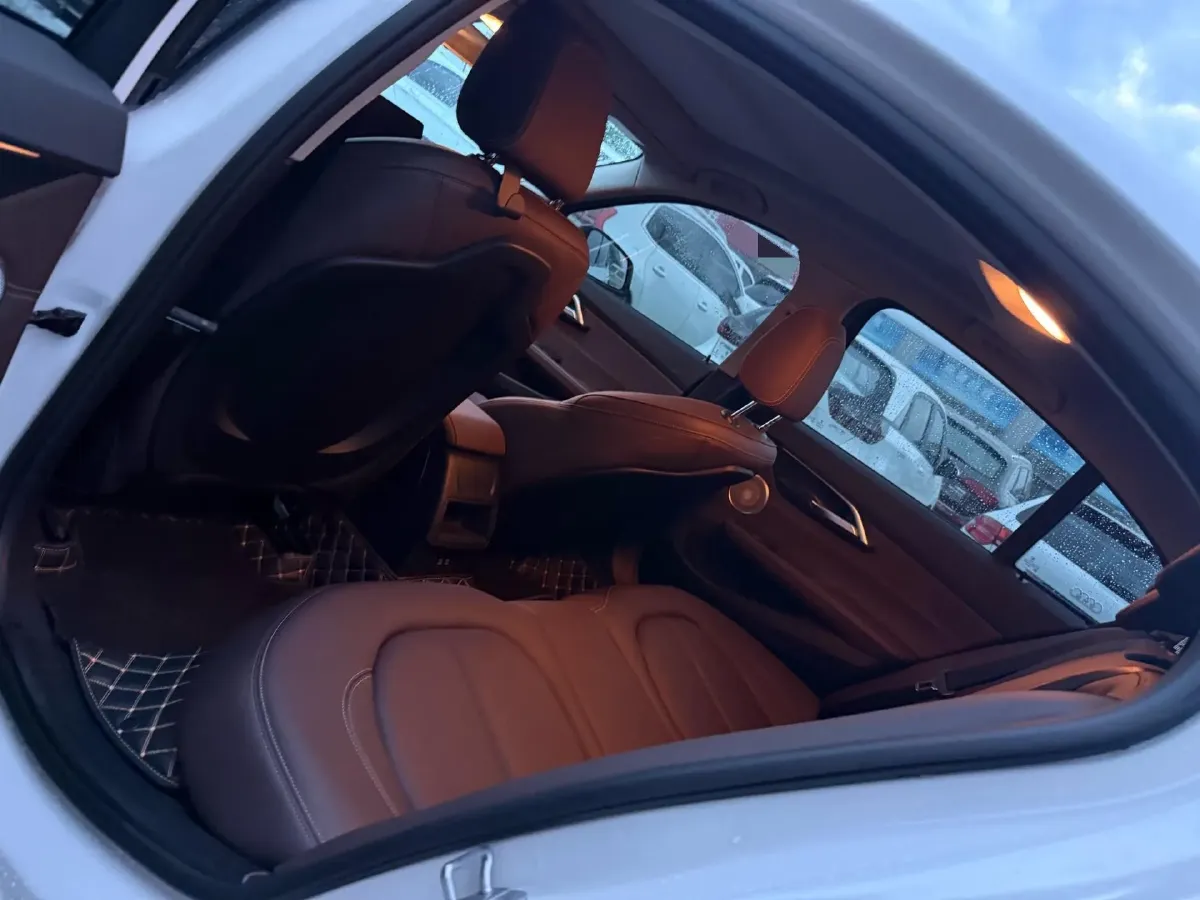 2022 BMW 1 Series 1.5T 140HP L3 7DCT,autocango,china used car exporter,china ev exporter,chinese used car exporter,chinese used ev exporter