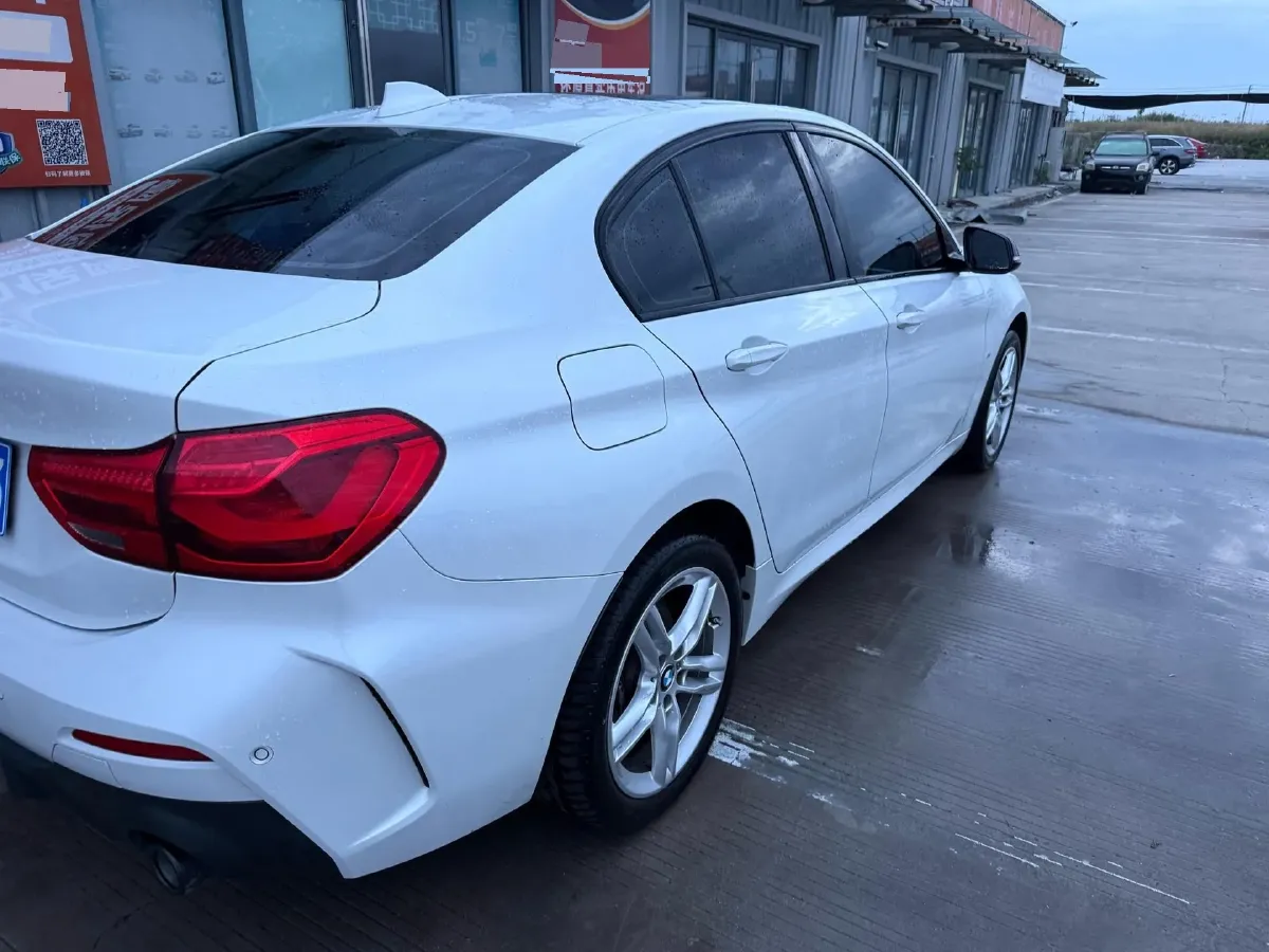 2022 BMW 1 Series 1.5T 140HP L3 7DCT,autocango,china used car exporter,china ev exporter,chinese used car exporter,chinese used ev exporter