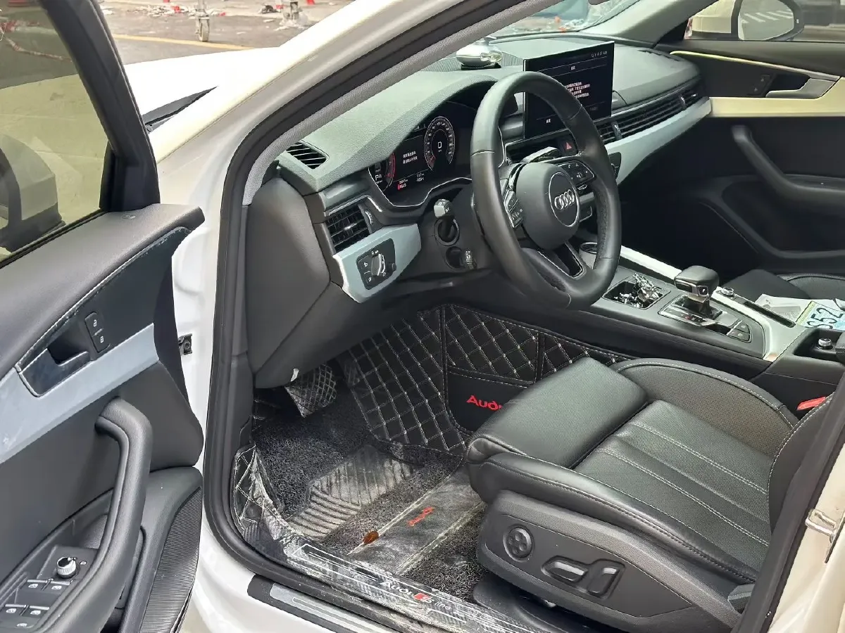 2023 Audi A4L 2.0T 190HP L4 7DCT,autocango,china used car exporter,china ev exporter,chinese used car exporter,chinese used ev exporter