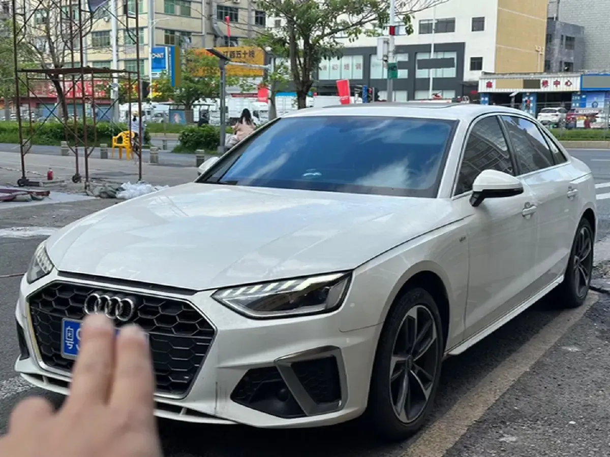 2023 Audi A4L 2.0T 190HP L4 7DCT,autocango,china used car exporter,china ev exporter,chinese used car exporter,chinese used ev exporter