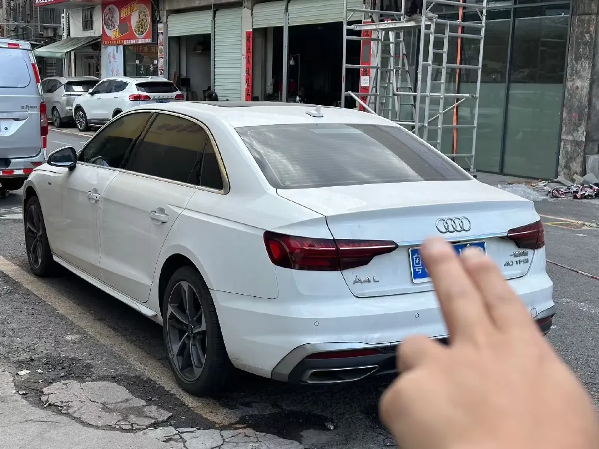 2023 Audi A4L 2.0T 190HP L4 7DCT,autocango,china used car exporter,china ev exporter,chinese used car exporter,chinese used ev exporter