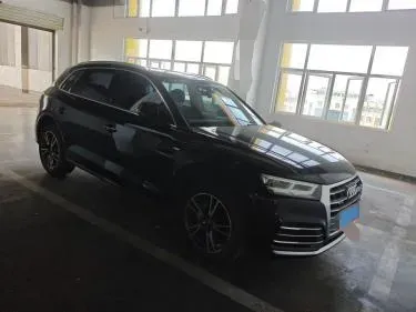 2020 Audi Q5L 2.0T 190HP L4 7DCT,autocango,china used car exporter,china ev exporter,chinese used car exporter,chinese used ev exporter