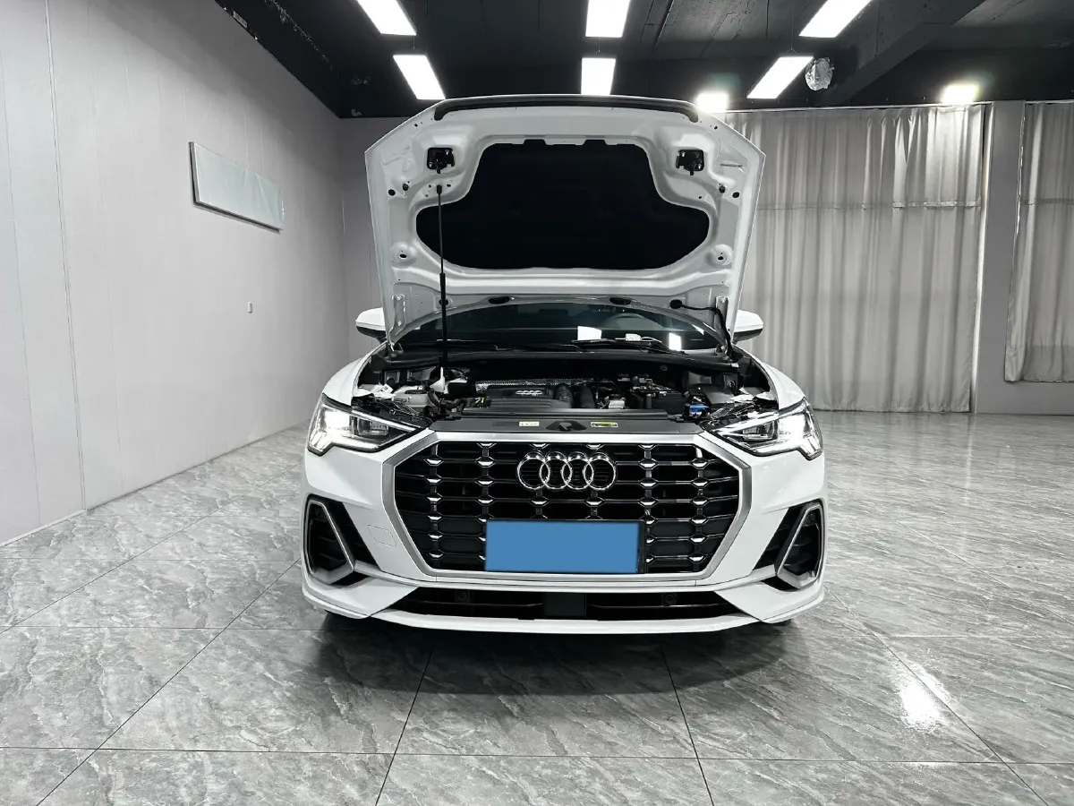 2022 Audi Q3 1.4T 150HP L4 7DCT,autocango,china used car exporter,china ev exporter,chinese used car exporter,chinese used ev exporter