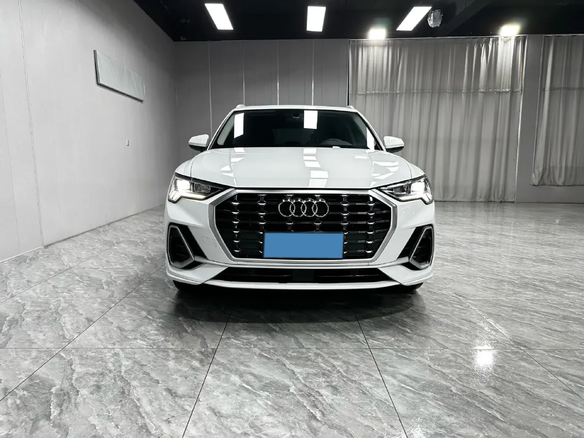 2022 Audi Q3 1.4T 150HP L4 7DCT,autocango,china used car exporter,china ev exporter,chinese used car exporter,chinese used ev exporter