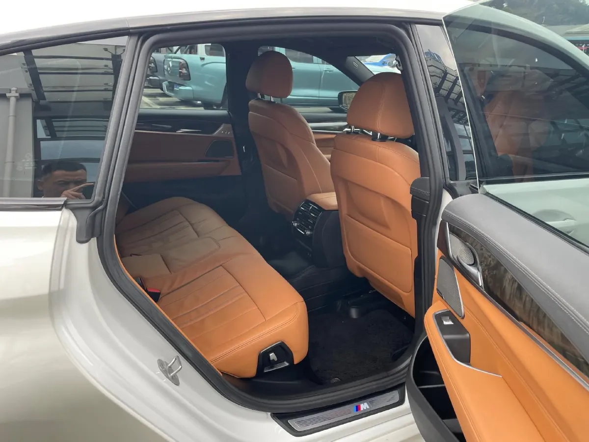 2022 BMW 6 Series GT 2.0T 245HP L4 8AT,autocango,china used car exporter,china ev exporter,chinese used car exporter,chinese used ev exporter